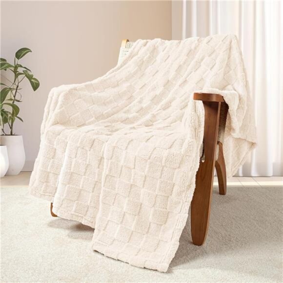 Fleece Throw Blanket for Couch,Super Soft and Warm Lightweight - Picture 4 of 7